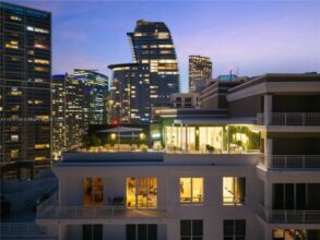Cobertura Na Brickell Key Blvd –  Miami